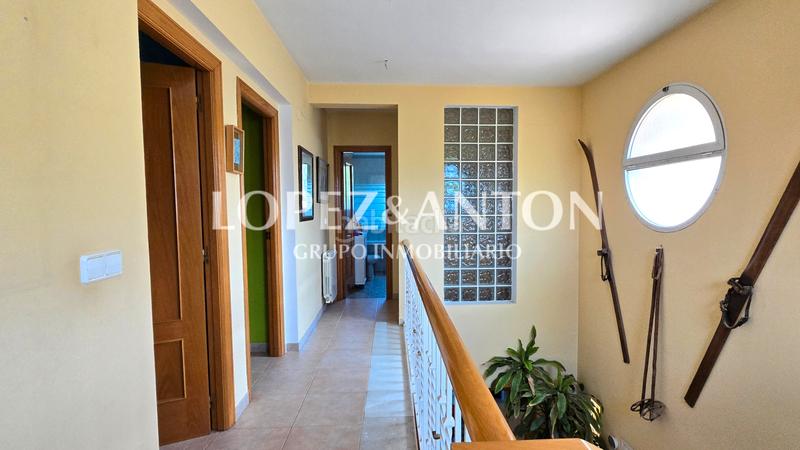 Foto 5c2a5e48-06e8-43cb-bf91-372dcf3798ec. Xalet amb xemeneia calefacció aparcament piscina a Eliana (l´)