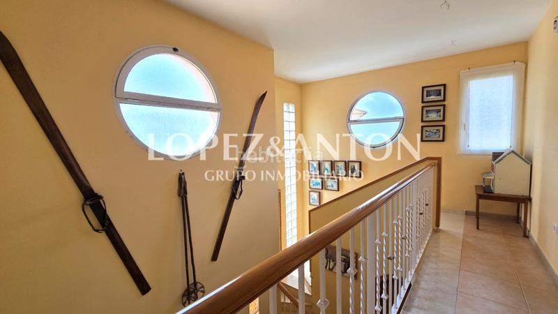 Foto 895d6b41-d63e-44df-9df6-3f90dede6463. Xalet amb xemeneia calefacció aparcament piscina a Eliana (l´)