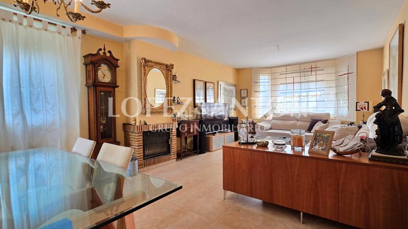 Foto 8c31e91e-a7bc-4a56-b887-58c377dda7af. Xalet amb xemeneia calefacció aparcament piscina a Eliana (l´)