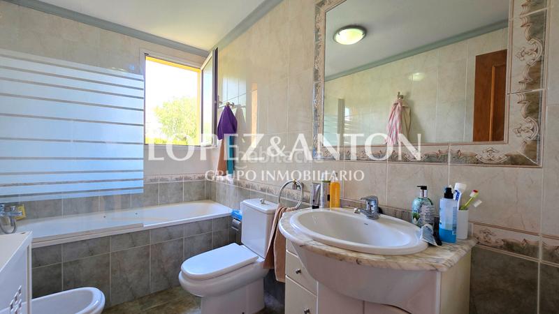 Foto a63a9dad-26c7-40f5-8ee2-b580d4bbf5a6. Xalet amb xemeneia calefacció aparcament piscina a Eliana (l´)