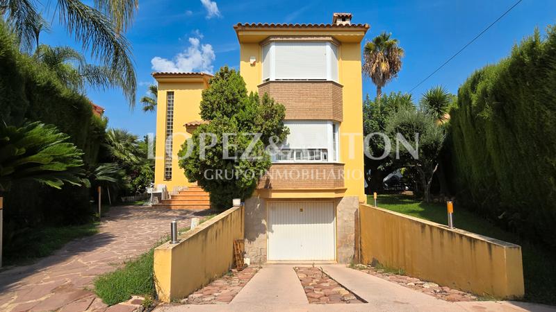 Foto b7d7de32-0d80-4771-b40b-5d5aca4a1aa1. Xalet amb xemeneia calefacció aparcament piscina a Eliana (l´)