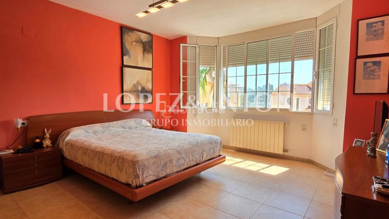 Foto b94e6c29-41fe-47eb-b546-4d3a715cdfc7. Xalet amb xemeneia calefacció aparcament piscina a Eliana (l´)