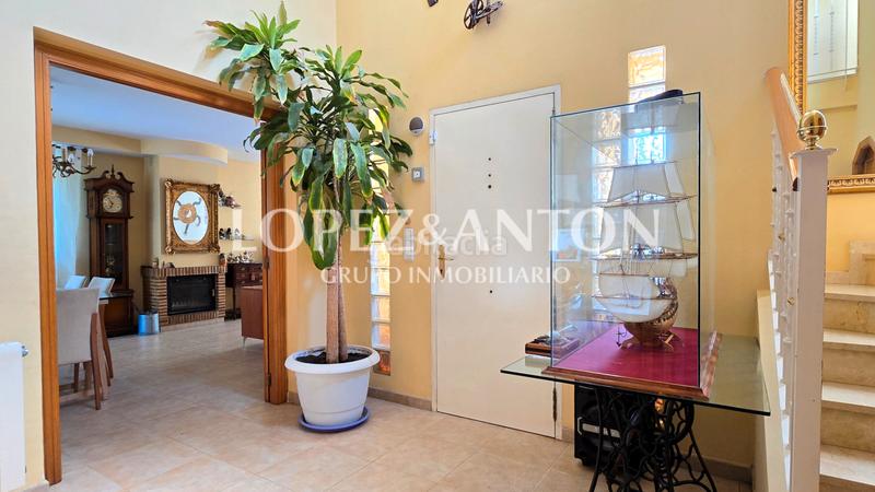 Foto e74dc324-b0f2-4486-85fb-53c9ebe5d32e. Xalet amb xemeneia calefacció aparcament piscina a Eliana (l´)