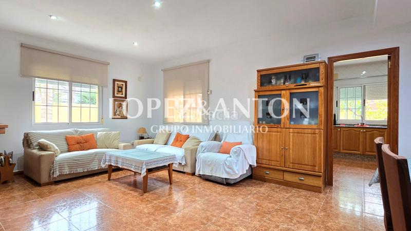 Foto fd3e63e6-12ba-42dc-a7f0-68a70e155896. Chalet with fireplace heating parking pool in La Conarda Pobla de Vallbona (la)