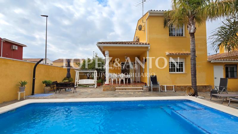 Foto fe13a418-dda1-4fb5-8f1d-e278f7b7177f. Chalet with fireplace heating parking pool in La Conarda Pobla de Vallbona (la)