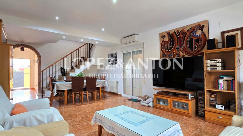 Foto 1cb4edc0-7024-4b42-945d-58f285ccebc6. Chalet en La Conarda Pobla de Vallbona (la)