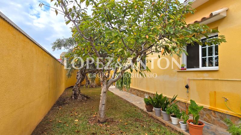 Foto e9481099-80d9-477e-a3cb-05d954304b67. Chalet en La Conarda Pobla de Vallbona (la)