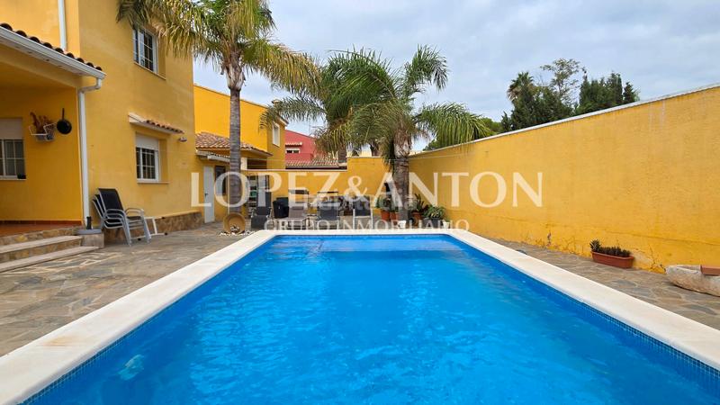 Foto 166978e3-25d6-4fda-88b4-335b640e9f68. Chalet con camino riscaldamento parcheggio piscina in Pobla de Vallbona (la)