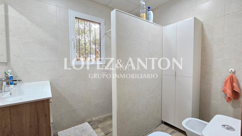 Foto 9c254427-161c-4f70-88cb-ee9e704d3520. Chalet con camino riscaldamento parcheggio piscina in Pobla de Vallbona (la)