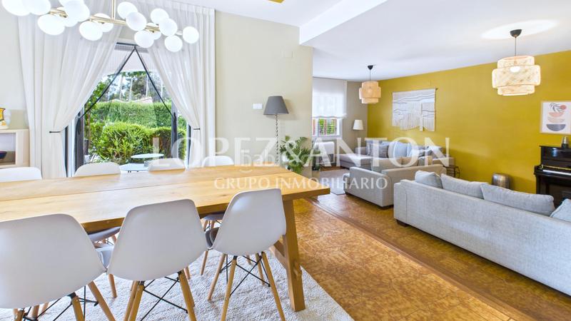 Foto 80cbe3c1-5290-46f5-bea1-77f57500cfa6. Chalet with fireplace heating parking pool in Montepilar Eliana (l´)