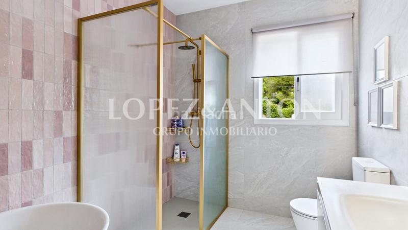 Foto 5dfd730f-ec3c-4834-b7d0-44dbd74896b1. Chalet con camino riscaldamento parcheggio piscina in Eliana (l´)