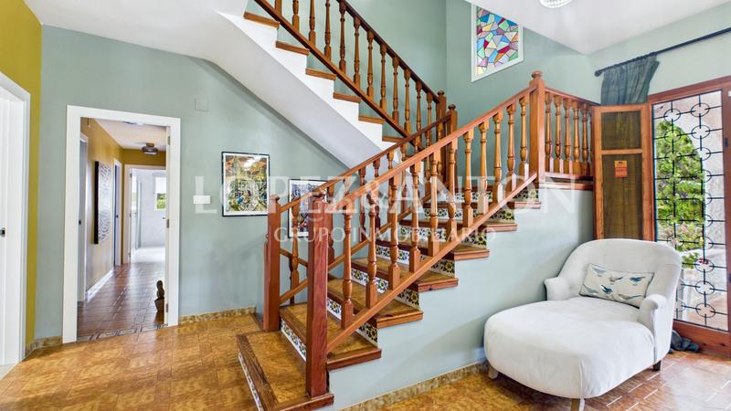 Foto e8408a0a-778c-4f9f-a2ae-a12bd6baec4e. Chalet con camino riscaldamento parcheggio piscina in Eliana (l´)