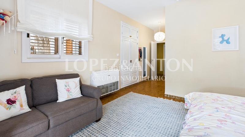 Foto 34c8f862-c82f-4ca5-8e9d-247520479065. Xalet amb xemeneia calefacció aparcament piscina a Eliana (l´)