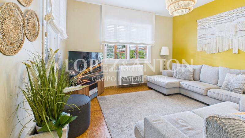 Foto 8ef5a041-2e4e-464d-8279-96e3cae20350. Xalet amb xemeneia calefacció aparcament piscina a Eliana (l´)