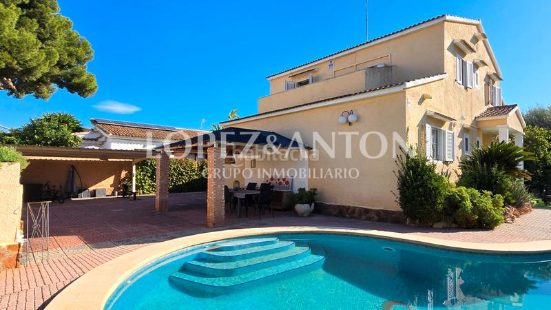 Foto ab9361d7-a732-4092-9895-6af2a864d7ea. Xalet amb calefacció aparcament piscina a El Carme-Sant Agustí-Bonavista Eliana (l´)