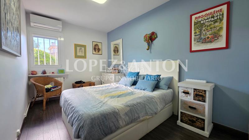 Foto 1a091fad-65f9-44d6-8f4b-af32a1ab5b43. Chalet with fireplace heating parking pool in Montepilar Eliana (l´)