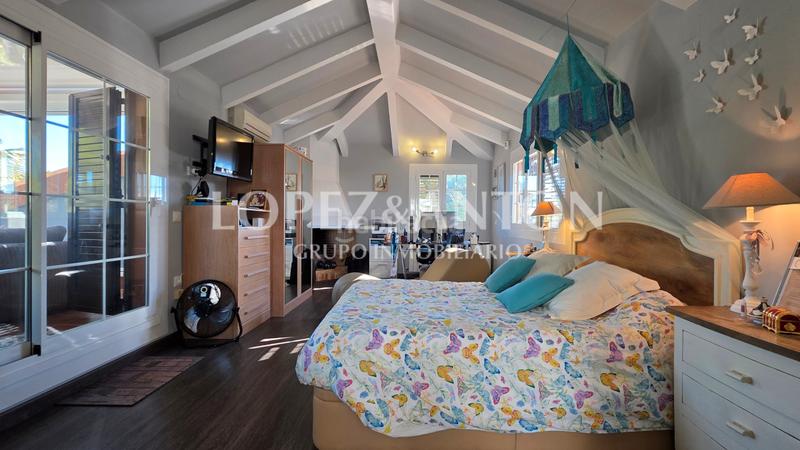 Foto 6d84a08d-181d-4592-8e85-fc84f8cb7a66. Chalet with fireplace heating parking pool in Montepilar Eliana (l´)