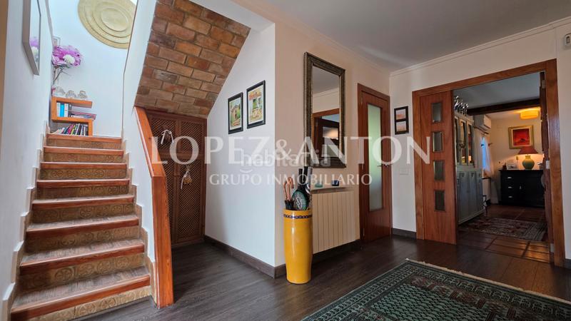 Foto da0b87d6-9999-410a-b113-fe78247ed473. Chalet with fireplace heating parking pool in Montepilar Eliana (l´)