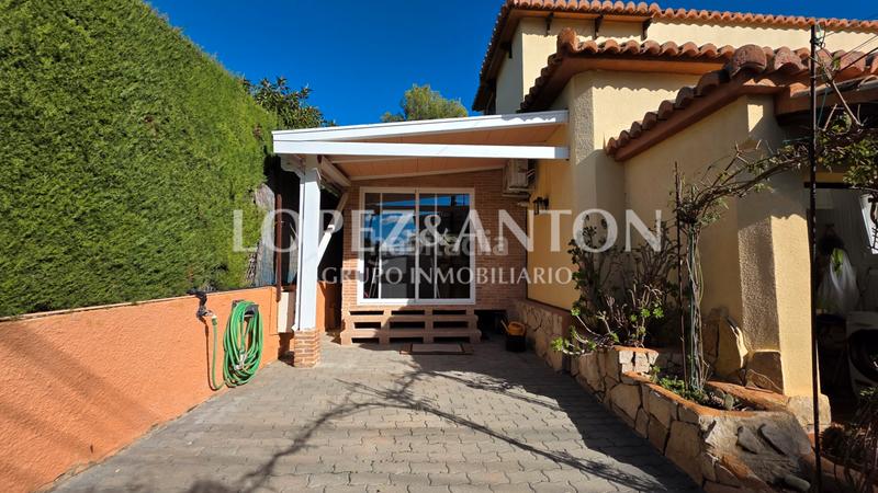 Foto 6705ab77-979f-4f2e-abb8-a4a0b15dad9b. Chalet avec cheminée chauffage parking piscine dans Eliana (l´)