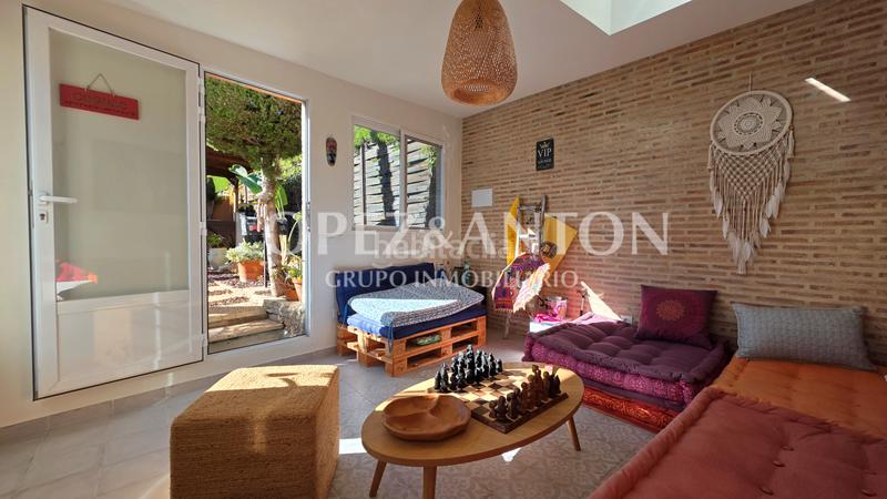 Foto 8ca140f5-6f83-45cc-96b1-490652203f08. Chalet avec cheminée chauffage parking piscine dans Eliana (l´)