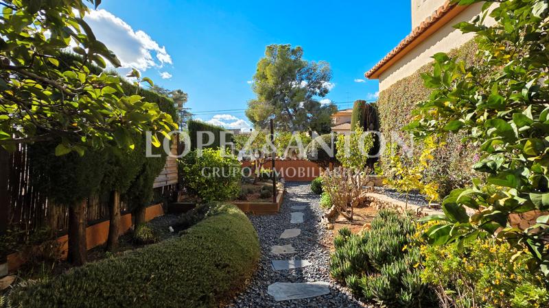 Foto b77bbb67-0aac-4819-8a85-095f518a8ddd. Chalet avec cheminée chauffage parking piscine dans Eliana (l´)