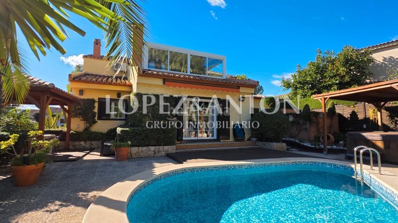 Foto e72048e9-c16e-4870-9b85-d57d01632b85. Chalet avec cheminée chauffage parking piscine dans Eliana (l´)