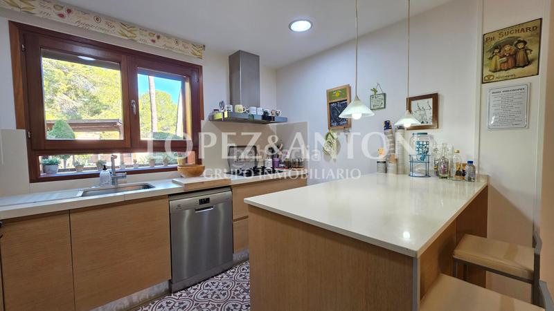 Foto 99c82a37-2c18-436a-8beb-f73b93c5ee71. Chalet con camino riscaldamento parcheggio piscina in Eliana (l´)