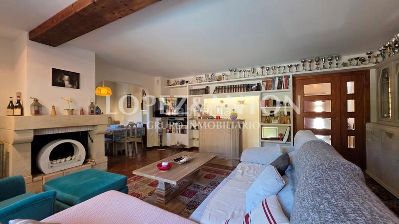 Foto a47a633f-7937-49cd-8dd5-caeaba938ef0. Chalet con camino riscaldamento parcheggio piscina in Eliana (l´)