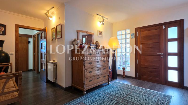 Foto dbf7a8fc-056d-4ea4-b628-d98e0d2bb044. Chalet con camino riscaldamento parcheggio piscina in Eliana (l´)