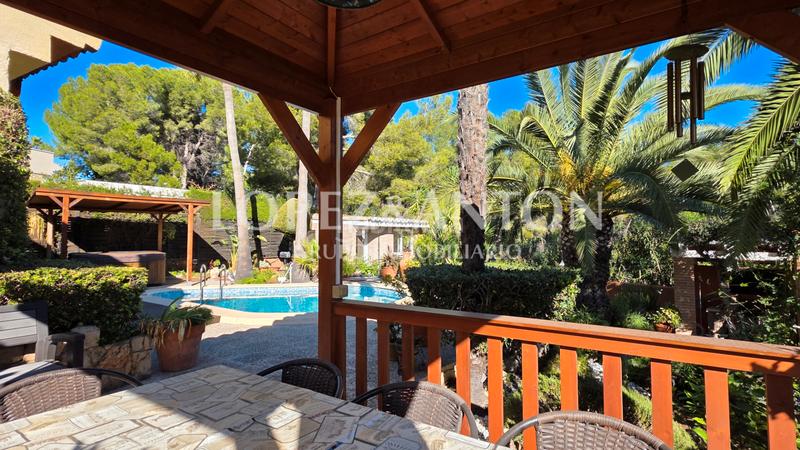 Foto df17c520-7b92-4c4a-bda6-da2858053a95. Xalet amb xemeneia calefacció aparcament piscina a Eliana (l´)