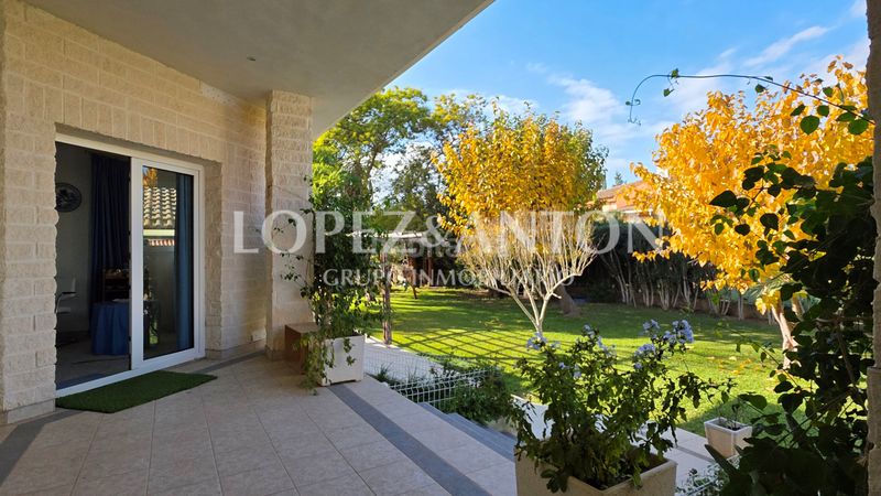 Foto 1d67f960-1fe1-4e37-951e-7b387dd74c95. Xalet amb aparcament piscina a Montealegre Eliana (l´)