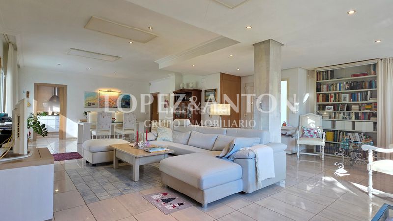 Foto 98466162-d044-4ced-a795-c058a28be4f5. Xalet amb aparcament piscina a Montealegre Eliana (l´)