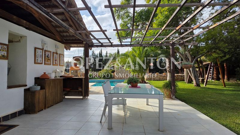Foto a1a7800d-6336-4ac0-9c91-de6762803511. Xalet amb aparcament piscina a Montealegre Eliana (l´)
