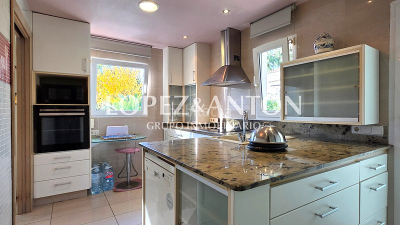 Foto bab3bda3-d68f-4d8c-a7ef-3d15c01cfe05. Xalet amb aparcament piscina a Montealegre Eliana (l´)