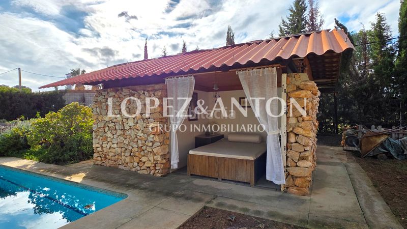 Foto c451b5ee-f888-4557-ad1b-0722349342c7. Xalet amb aparcament piscina a Montealegre Eliana (l´)
