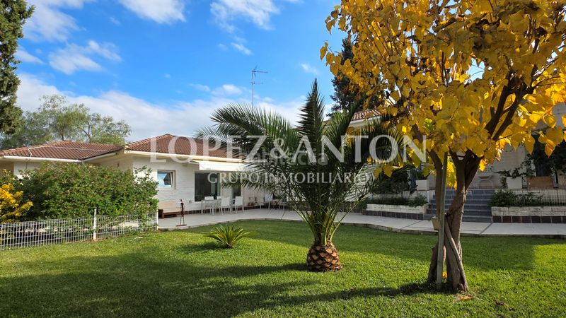 Foto e2fe3012-277e-4ce9-af5e-26557f9ad622. Xalet amb aparcament piscina a Montealegre Eliana (l´)