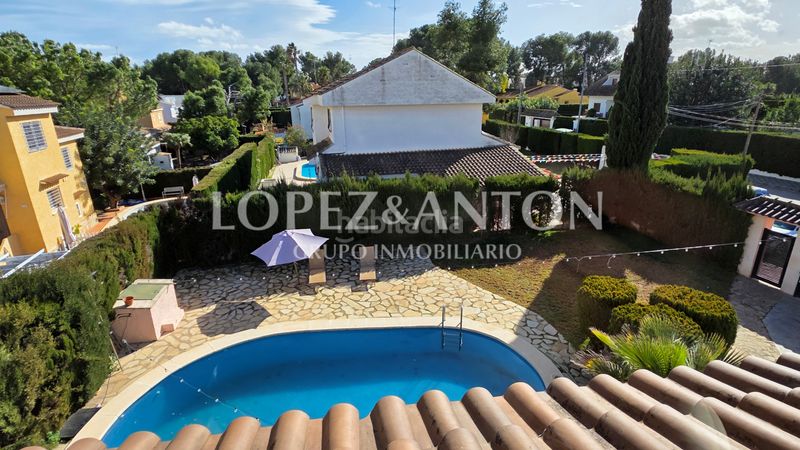 Foto 07c0a717-35fb-4841-9fb0-9b6953e208b4. Xalet amb xemeneia calefacció aparcament piscina a Eliana (l´)