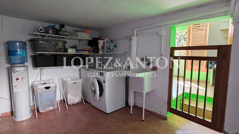 Foto 0b9c0d24-9289-4689-87cb-e15e9e94bcf6. Xalet amb xemeneia calefacció aparcament piscina a Eliana (l´)