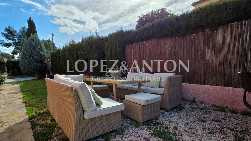 Foto 37657530-9ffc-42ca-a3d8-aaa0da7e6a55. Xalet amb xemeneia calefacció aparcament piscina a Eliana (l´)