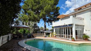 Chalet in La Cañada