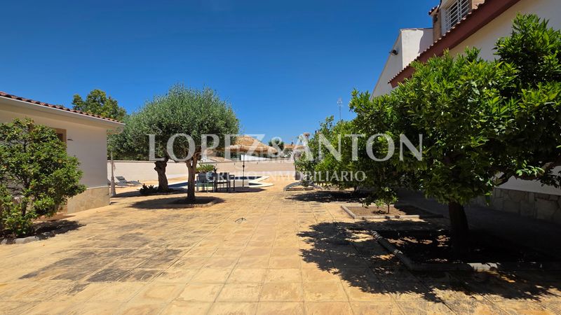 Foto ba2610df-dd4f-4988-9254-a3c320030fdf. Chalet en El Carme-Sant Agustí-Bonavista Eliana (l´)