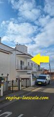 Pis  Carrer tallada. Con bonitas vistas panorámicas ! y muy céntrico !