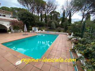 Chalet  Carrer ner. Villa empries - propietat nica amb encant i mxima privacitat