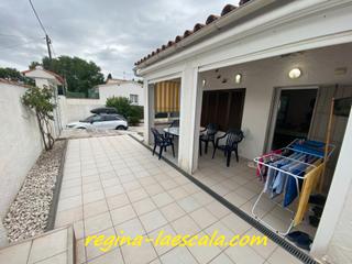 Casa  Carrer ter. Una acogedora casa, individual, con un gran terreno con mucho po