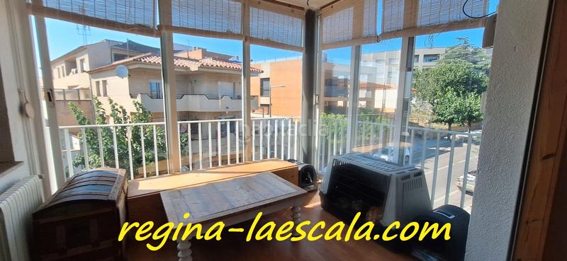 Foto 21c0b8d7-9eb4-4370-8108-0abc23967d2c. Piso espacioso i céntrico ático listo para entrar a vivir, con párquing privado y terraza en Escala (L´)
