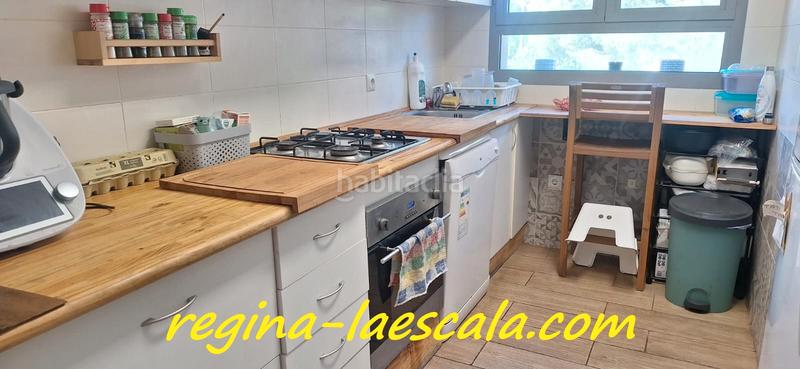 Foto 3bdb025c-3568-4225-84f8-286fb0bbc99b. Piso espacioso i céntrico ático listo para entrar a vivir, con párquing privado y terraza en Escala (L´)