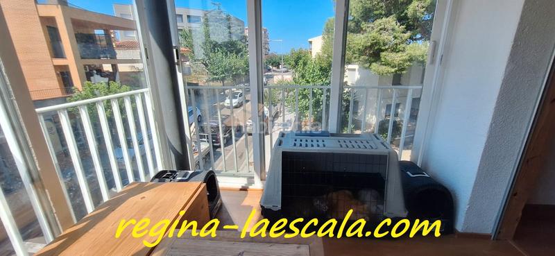 Foto 715793d8-65d9-4c8a-aa53-41a43c07b693. Piso espacioso i céntrico ático listo para entrar a vivir, con párquing privado y terraza en Escala (L´)