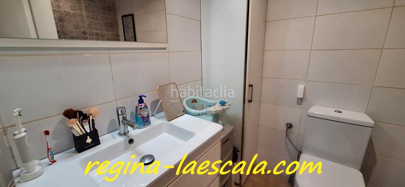 Foto 9945f8cd-1b21-4593-905f-3ece4285924f. Piso espacioso i céntrico ático listo para entrar a vivir, con párquing privado y terraza en Escala (L´)