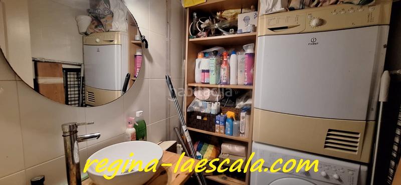 Foto adfcac77-03ea-4524-8b5e-64ea95a27167. Piso espacioso i céntrico ático listo para entrar a vivir, con párquing privado y terraza en Escala (L´)