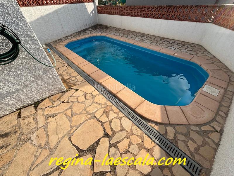 Foto 52ba1186-c14e-494f-9aac-1c209400873e. Chalet casa independiente de planta baja con piscina privada en Escala (L´)